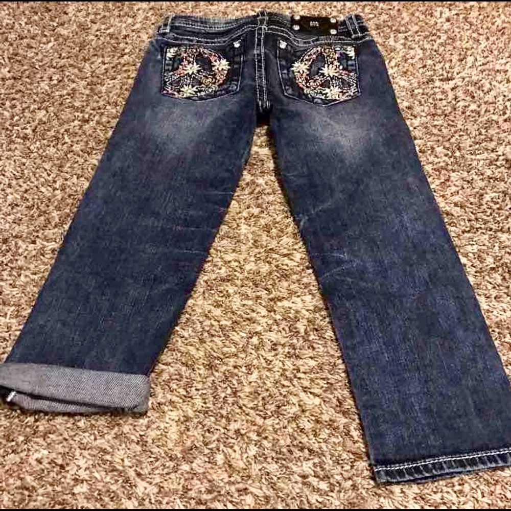 Girls size 16 miss me capris